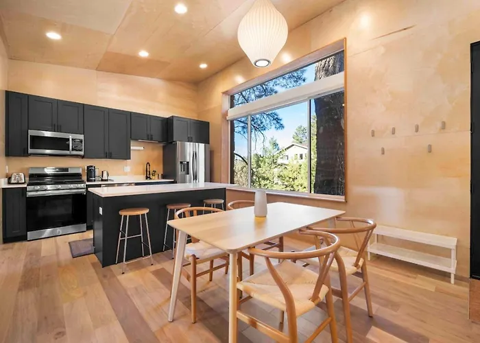 Modern Flagstaff Wood Forest Views Holiday home Mountainaire